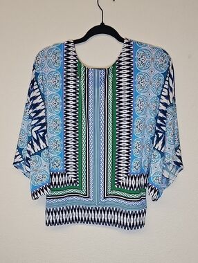 Chico's Blue, Navy & Green Patterned Tunic Top Med/Large Fit. Silky Feel